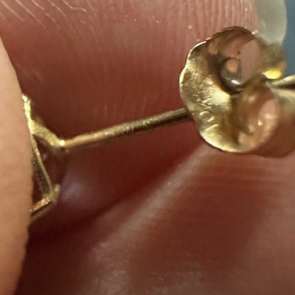 10k YG Amethyst Heart Cut Gold Earrings - Picture 3 of 5